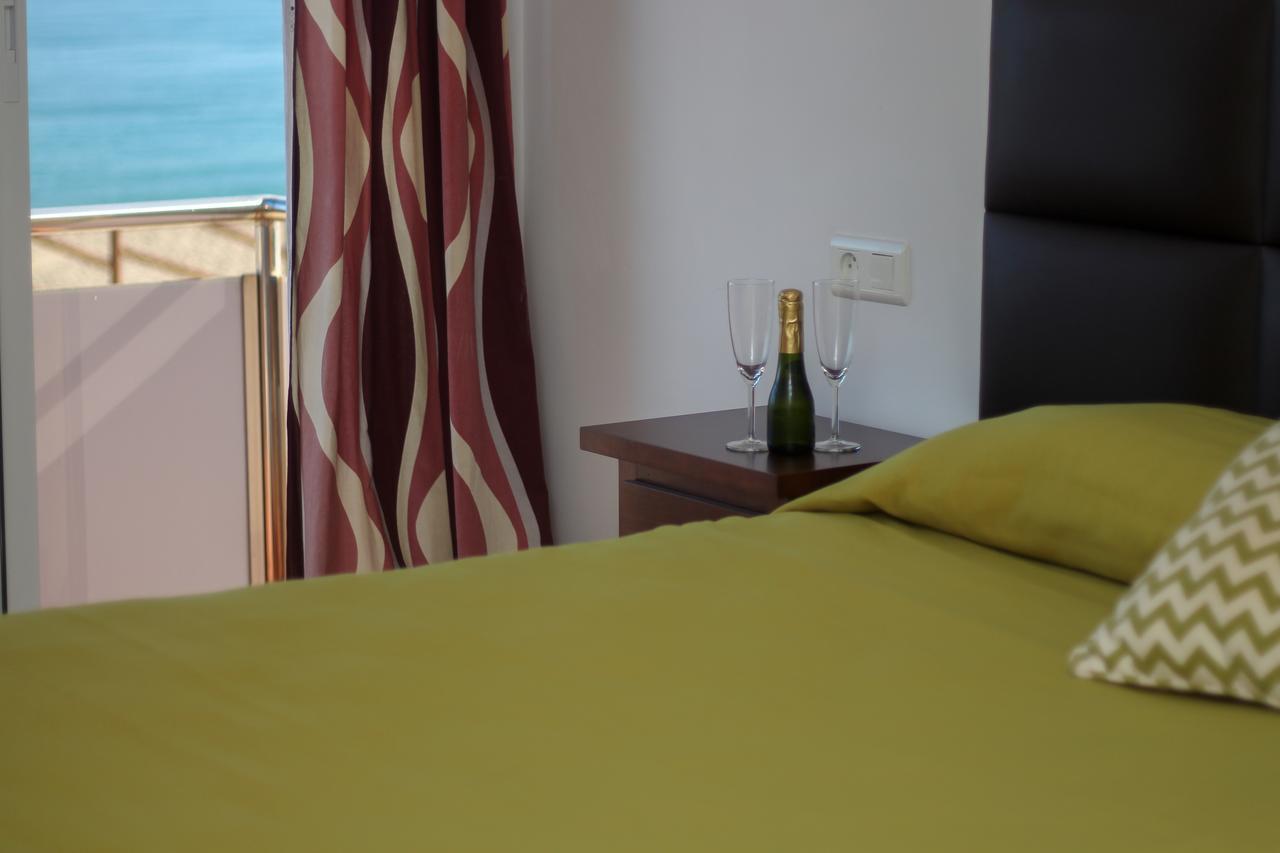 בנאחראפה Hostal Esperanza מראה חיצוני תמונה