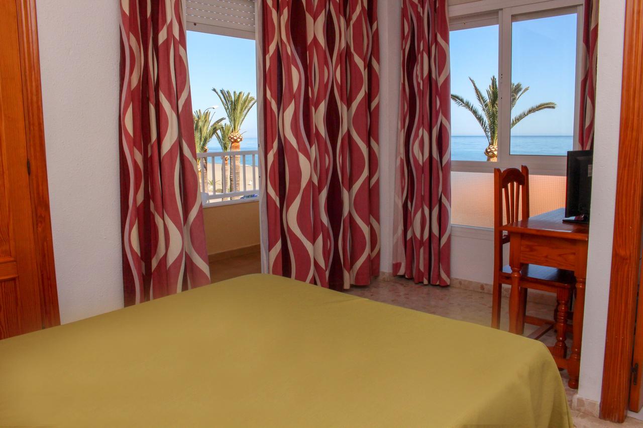 בנאחראפה Hostal Esperanza מראה חיצוני תמונה
